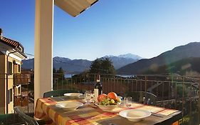 4 Village Centre Lenno Homes With Pool-By Italian Apartments